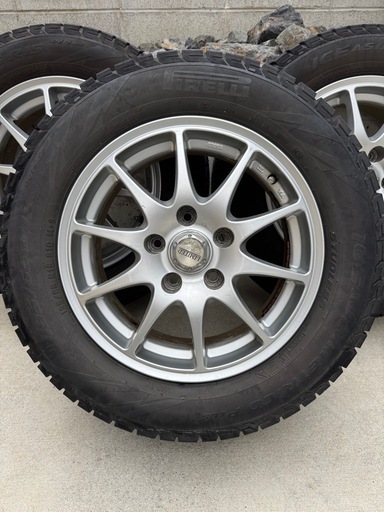 スタッドレスタイヤ4本ホイール付き