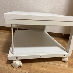 キャスター付きシェルフの画像