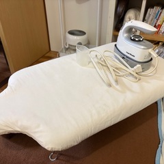 受取決定アイロンとアイロン台の画像