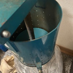 鉄餃子絞り機の画像