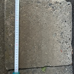 コンクリート平板　約30✖️30cm✖️厚さ6cmの画像