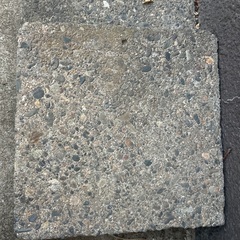 コンクリート平板　約30✖️30cm✖️厚さ6cmの画像