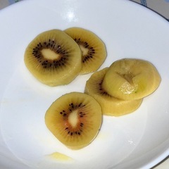 キウイフルーツ　赤芯キウイの販売です11月末日頃終了