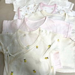 赤ちゃん　ロンパース肌着  セットの画像