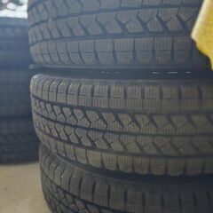 新品同様ｽﾀｯﾄﾞﾚｽﾀｲﾔ ダイナ・トヨエース2tで使用205/75R16 113/111L LT ﾌﾞﾘｼﾞｽﾄﾝ ﾌﾞﾘｻﾞｯｸW979 BRIDGESTONE TIRE BLIZZAK 冬ﾀｲﾔの画像