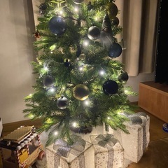 クリスマスツリーの飾りの画像