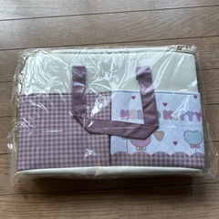 いちご新聞大きなポケット付きバスケットの画像