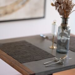 ディコトミック モールテックスダイニングテーブル  75×90cm 高さ70cm DICHOTOMIC 12万円の画像