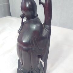 【縁起物】桃仙人　鶴　木製　一刀彫　 木製彫刻 桃を持つ人物像 約30cmの画像