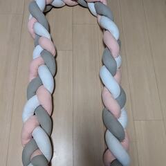 カトージのベビーベッドとアクセサリーの画像