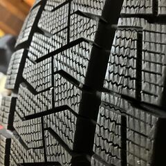 アルミホイール付きスタッドレスタイヤセット４本の画像