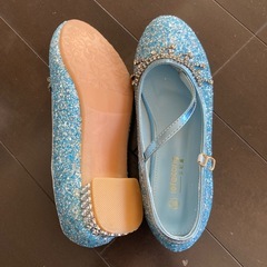 【もらってください】【引き取りに来れる方】子供が何かの式で履いた靴サイズ38の画像