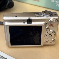 キャノン IXY DIGITAL 700 サテンベージュ(要バッテリー交換)
の画像