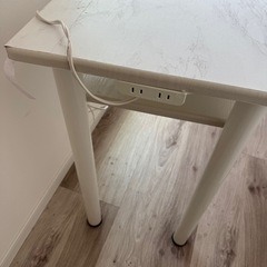 ネイルサロンテーブル、施術者椅子セットの画像