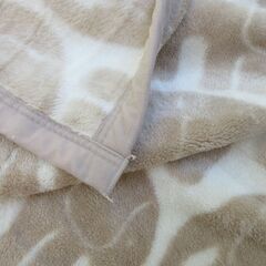 ユニクロ　ヒートテック毛布　ゾウさん柄　200x180cm  ベージュ系の画像