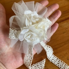 ⭕️オフホワイトのコサージュ★2個セットの画像