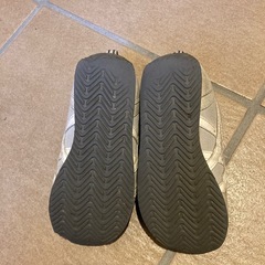 asics すくすく　16.5の画像