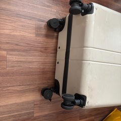 キャリーケースの画像