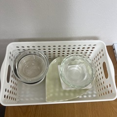 食器、ガラス皿いろいろ！収納ケース付き！の画像