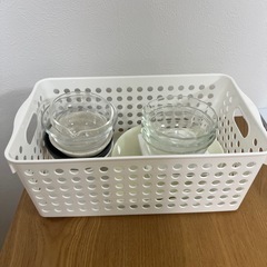 食器、ガラス皿いろいろ！収納ケース付き！の画像