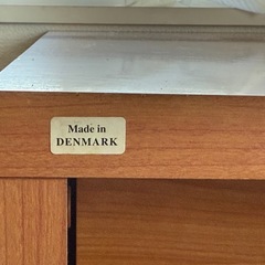 デンマーク産の机の画像