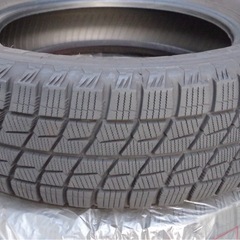 スタッドレスタイヤ4本(タイヤのみ)の画像
