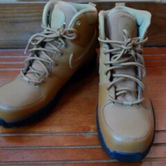 NIKE ナイキ マノア レザー レディース スニーカー ウィートxブラックxウィート 25cm　試し履きのみの画像