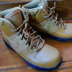 NIKE ナイキ マノア レザー レディース スニーカー ウィートxブラックxウィート 25cm　試し履きのみの画像