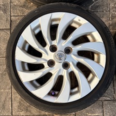 TOYOTA BB 純正ホイール　タイヤ付き　15インチ　　の画像