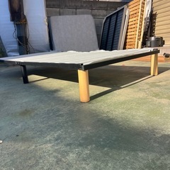 ベットフレーム　マットレスセットの画像