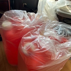 石油ストーブ　ポリタンク二個&自動給油装置付きの画像