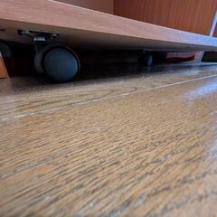 キャスター付き棚 木目の画像