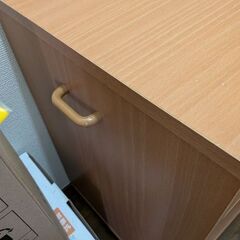 キャスター付き棚 木目の画像