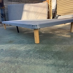 ベットマットレス　フレームの画像