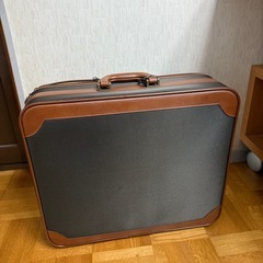 ギ・ラロッシュ（Guy Laroche）　ビジネスバッグ グレー/ブラウンの画像