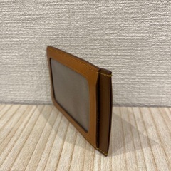 革製のスリムなカードケース　定期入れ ブラウン　レザー　Peter Rabbit ピーターラビット　の画像