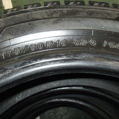 スタッドレスタイヤ　175/60R16　走行ｋｍにもよりますが、２年は大丈夫。！の画像