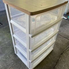 【リユースショップスパークル】4段収納　No.143　木天板　ホワイト/クリア　衣類収納　チェスト　配送設置可能♪の画像