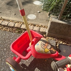 アンパンマン三輪車の画像