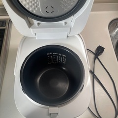 TOSHIBA  炊飯器　（取扱説明書有り）の画像