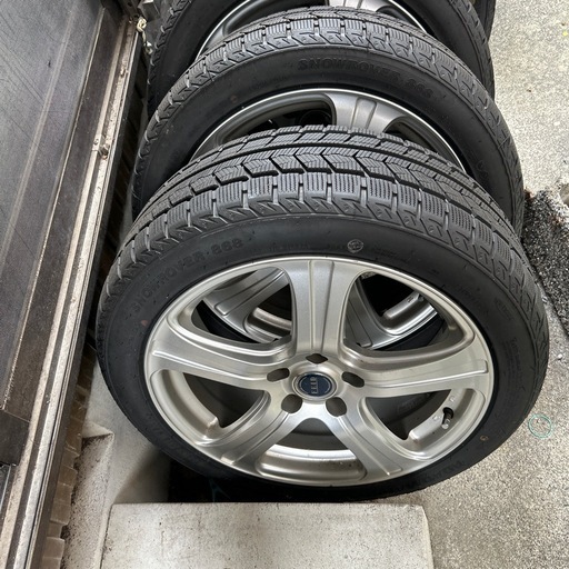 スタッドレスタイヤ