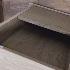 美品！ 木製 コロ付き サイドテーブル 机　本棚の画像