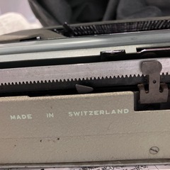 ヴィンテージ タイプライター スイス製　HERMESbabyの画像