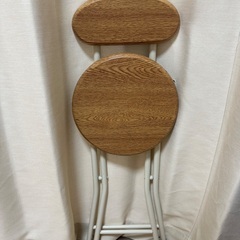 折りたたみ椅子の画像