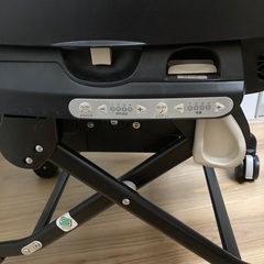 Combi 全自動 ハイローチェアの画像