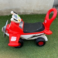 Disney プレーンズ　ディズニー　おもちゃ　乗り物　手押し　車　赤い飛行機型押し車　四輪車の画像