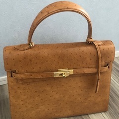 ケリー風オーストリッチ本革バッグの画像