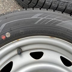 スタッドレスタイヤの画像