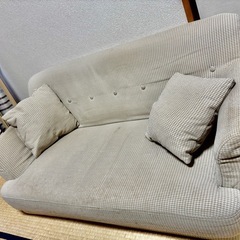 2人掛けソファ（使用感あり・無料）お譲りします。の画像