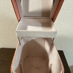 お化粧道具入れ
の画像